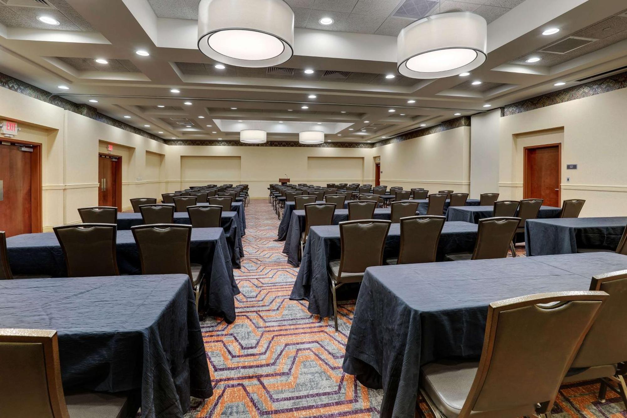 Drury Inn & Suites Charlotte Northlake Экстерьер фото