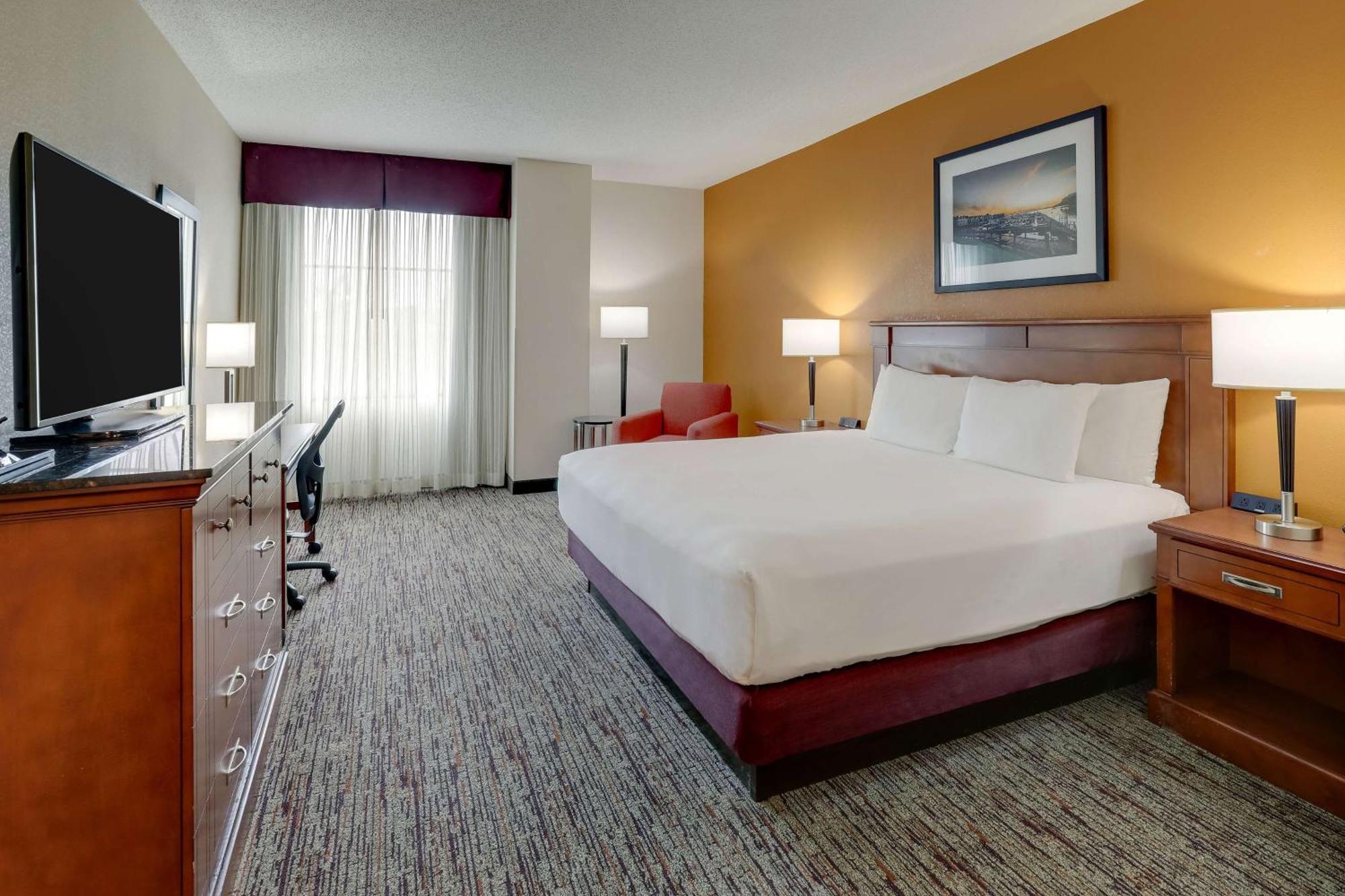 Drury Inn & Suites Charlotte Northlake Экстерьер фото